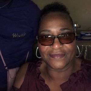 Meet your Posher, Ella